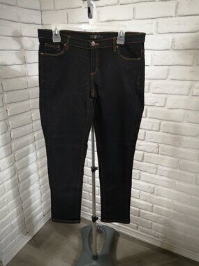 G:21 Ladies Size 13 Dark Wash Tapered Leg Zipper & Button Closure Blue Jeans